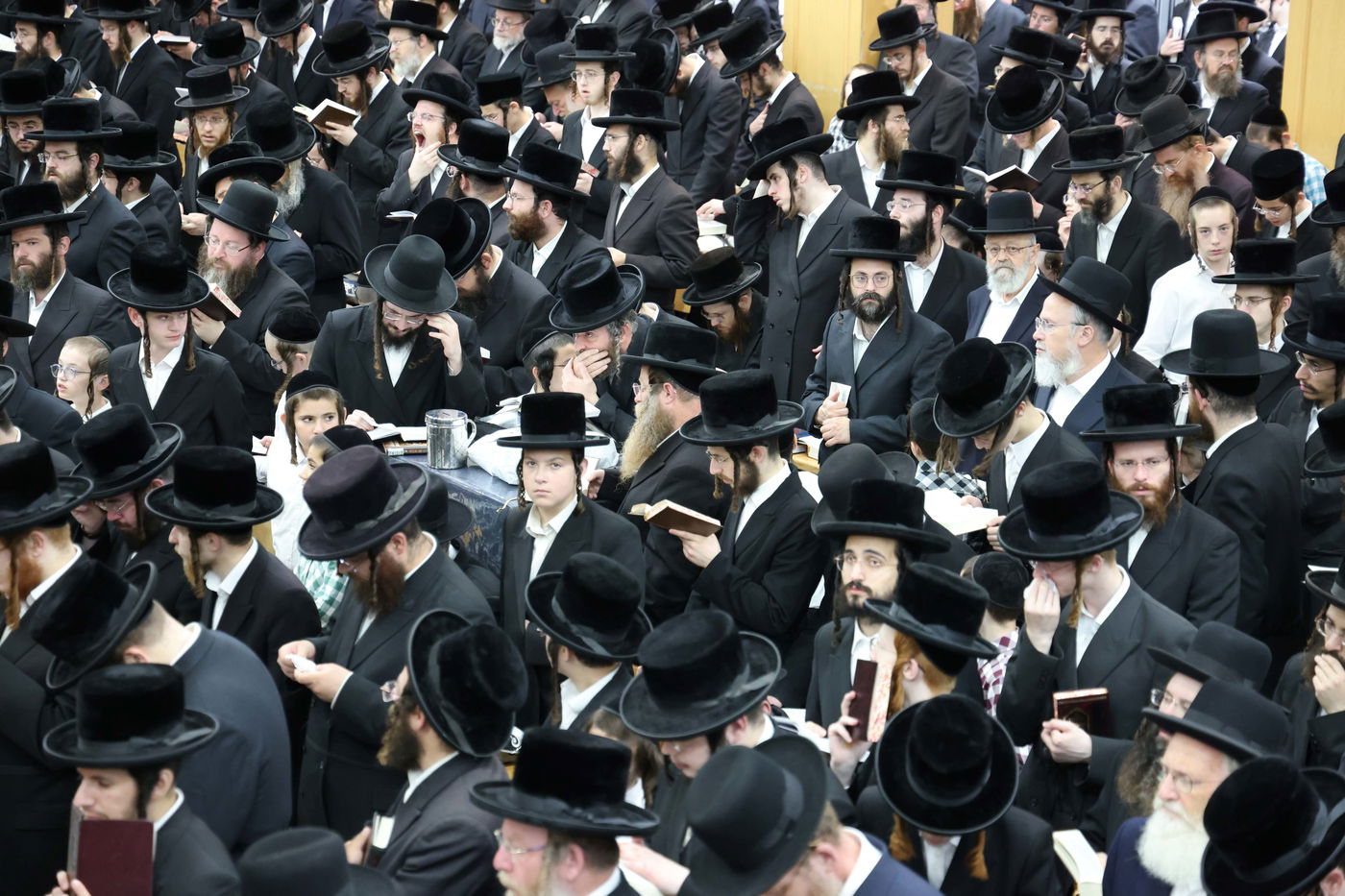 סליחות ראשונות בחצה"ק ערלוי