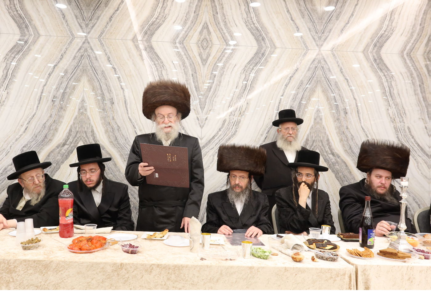 שמחת אירוסי בת הגה"צ גאב"ד זוועהיל