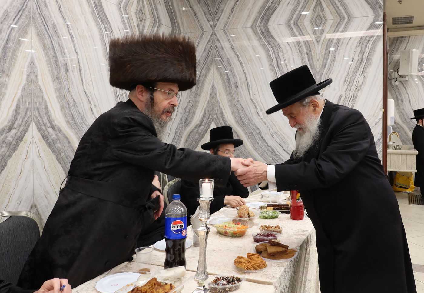 שמחת אירוסי בת הגה"צ גאב"ד זוועהיל