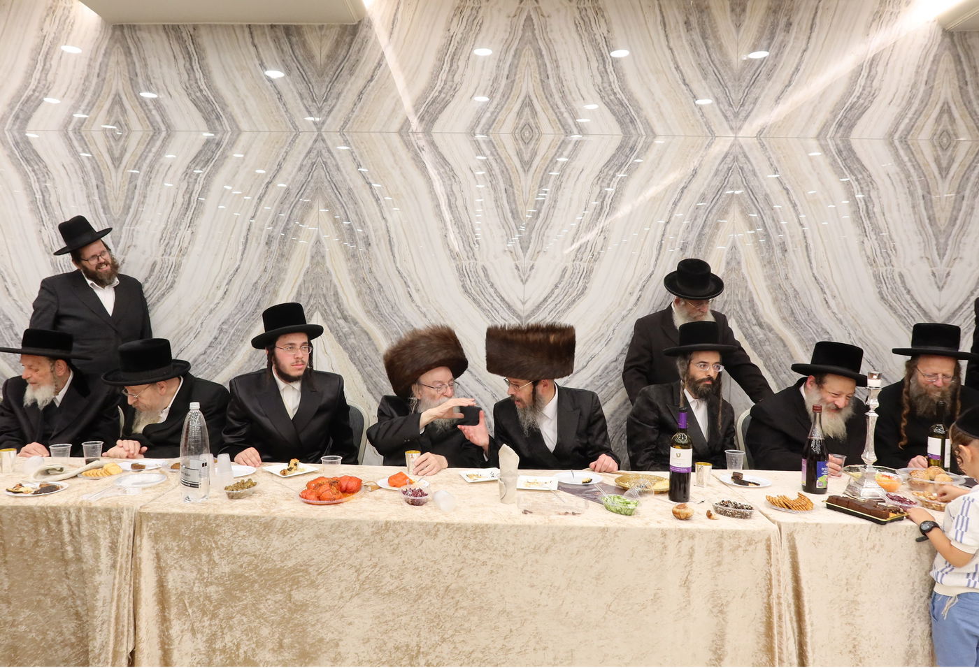 שמחת אירוסי בת הגה"צ גאב"ד זוועהיל