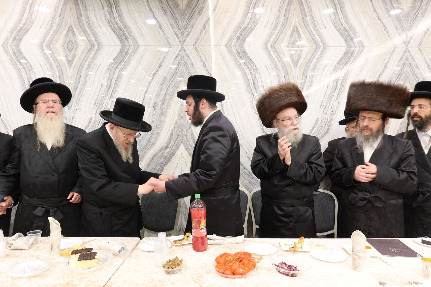 שמחת אירוסי בת הגה"צ גאב"ד זוועהיל