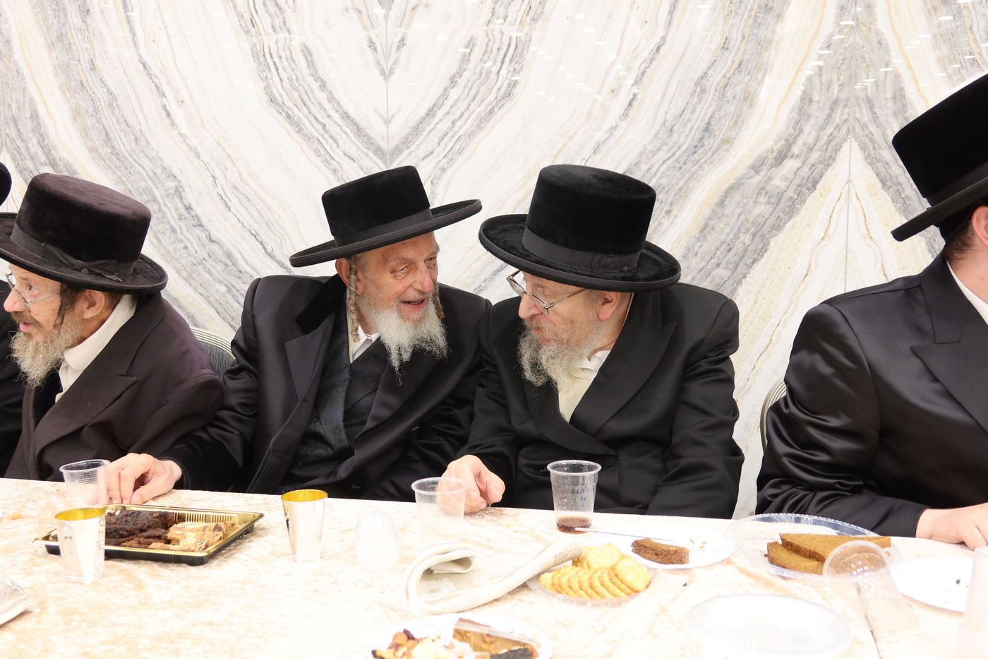 שמחת אירוסי בת הגה"צ גאב"ד זוועהיל