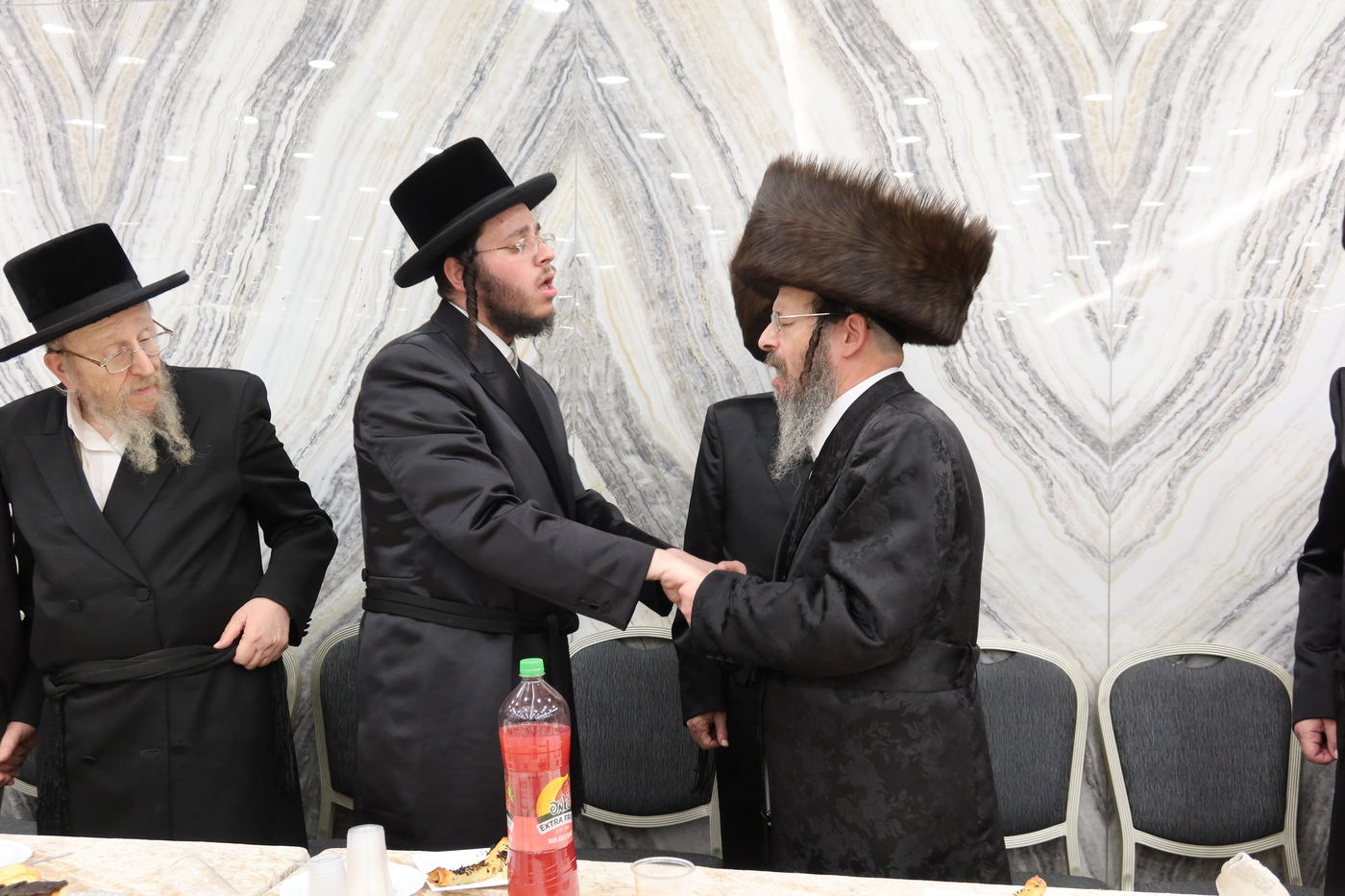 שמחת אירוסי בת הגה"צ גאב"ד זוועהיל