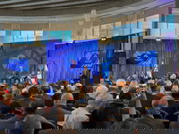 גדעון סער נואם בפני המשלחת