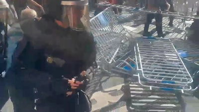 מרוץ האופניים היוקרתי בספרד פוצץ בגלל מפגינים פרו-פלסטינים | תיעוד מהדרמה  