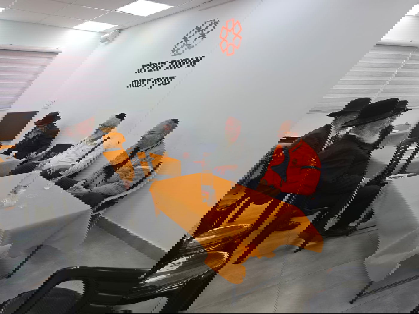 ניחום אבלים אצל נשיא איחוד הצלה אלי ביר