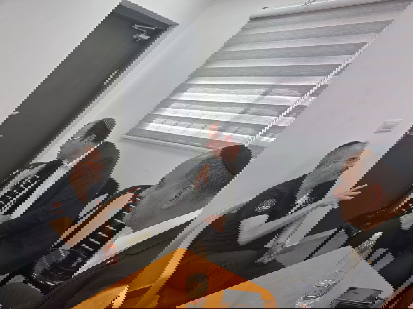 ניחום אבלים אצל נשיא איחוד הצלה אלי ביר