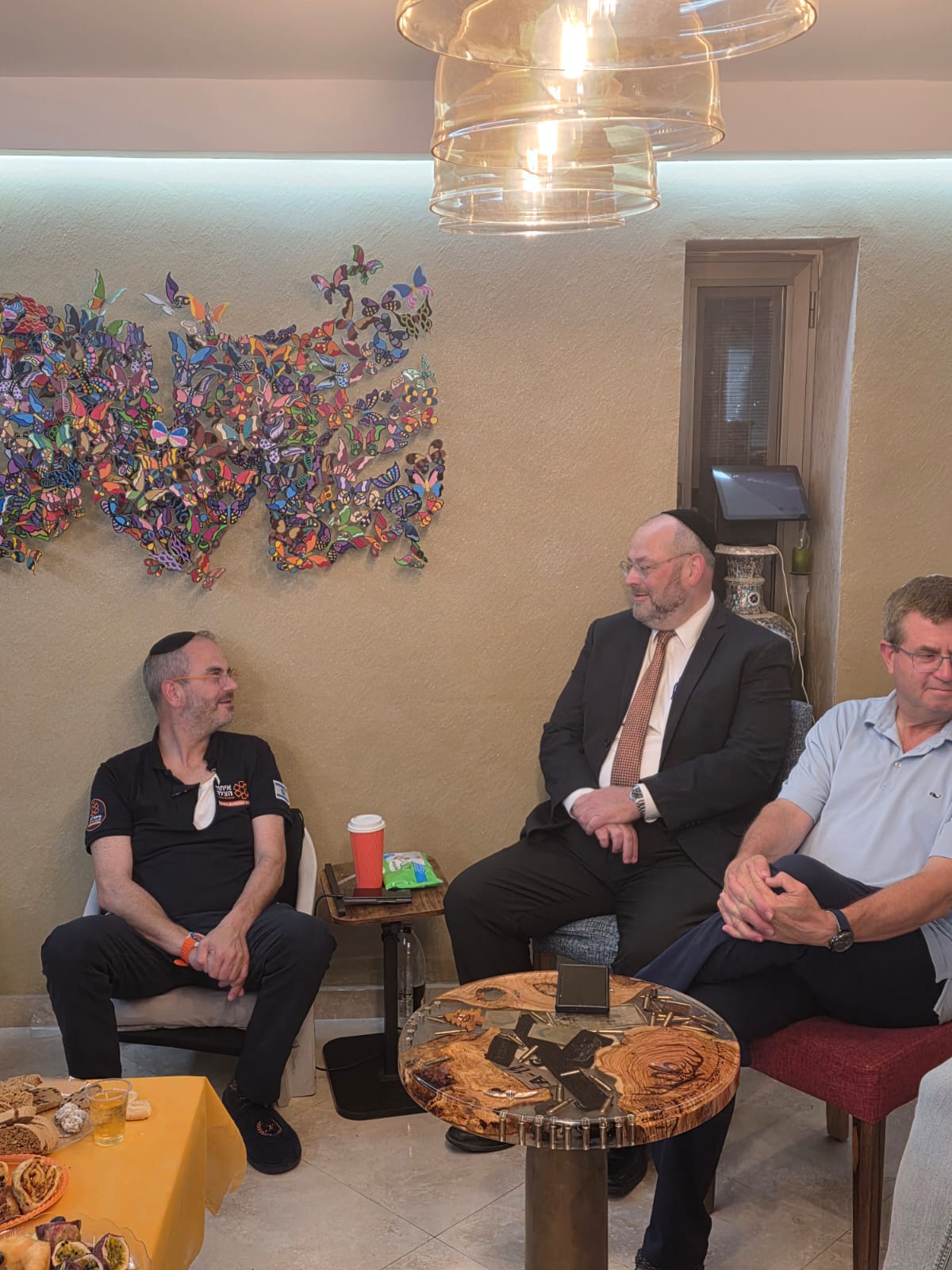 ניחום אבלים אצל נשיא איחוד הצלה אלי ביר