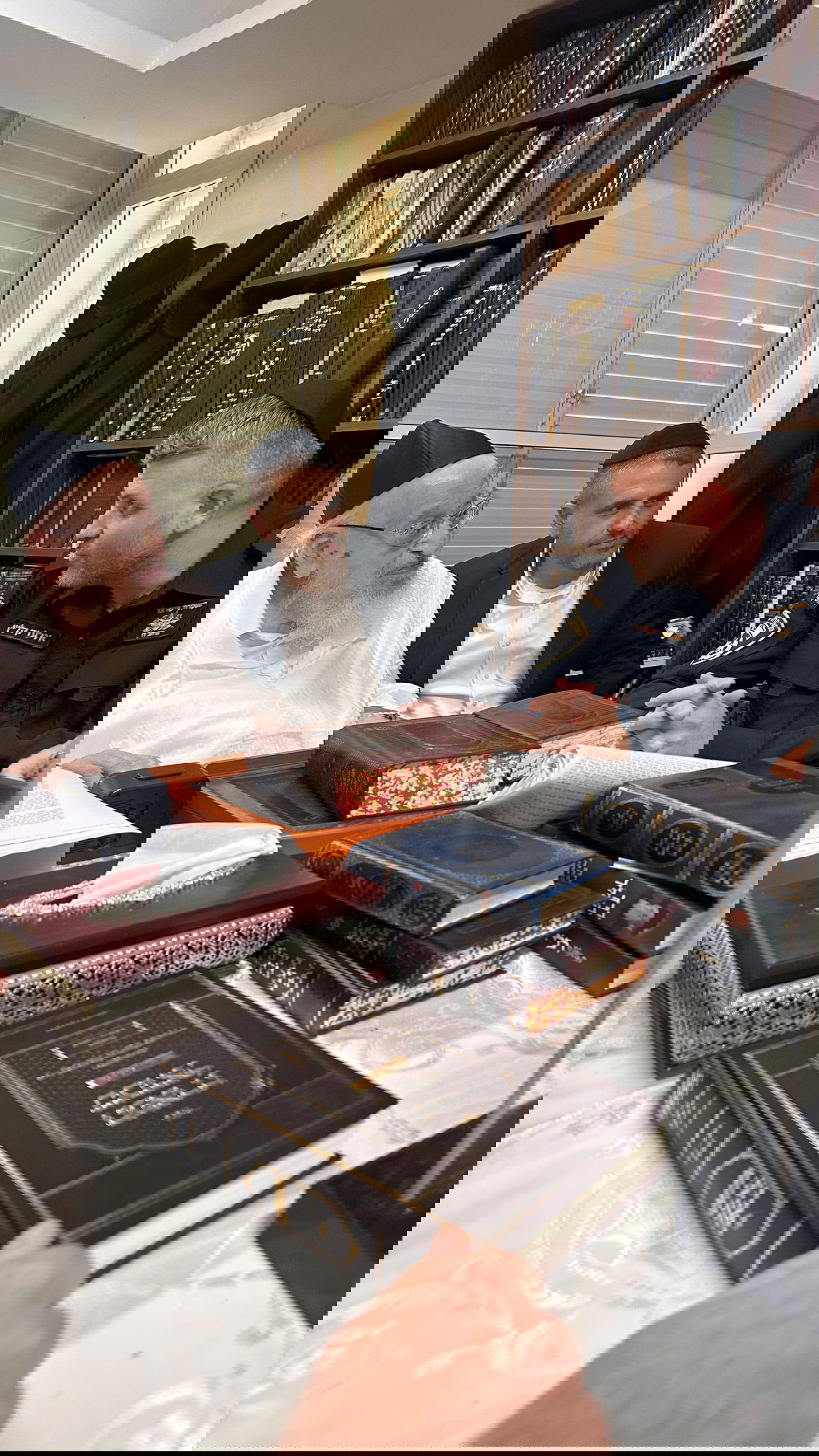 מפקדי המשטרה של מרחב דן בסיור בבני ברק