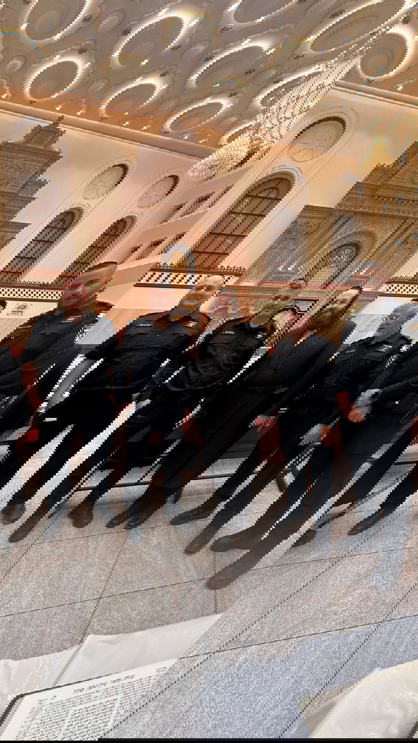 מפקדי המשטרה של מרחב דן בסיור בביהמ"ד ויז'ניץ