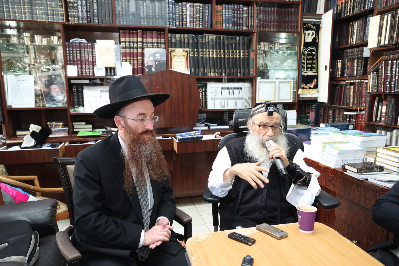 אברכי כולל 'תורת יוסף' בבתי גדולי ישראל 