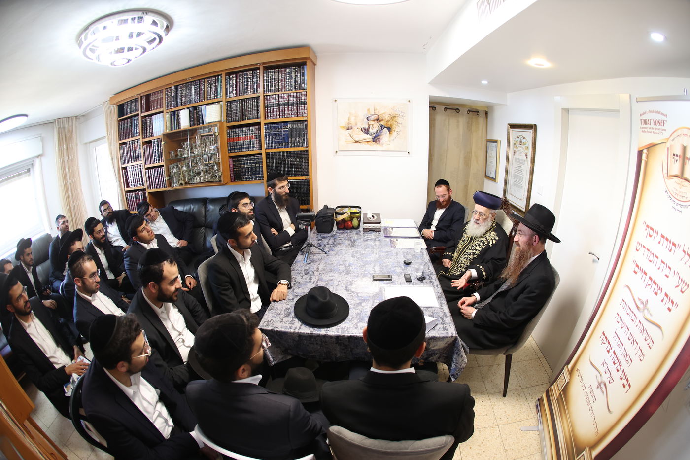 אברכי כולל 'תורת יוסף' בבתי גדולי ישראל 