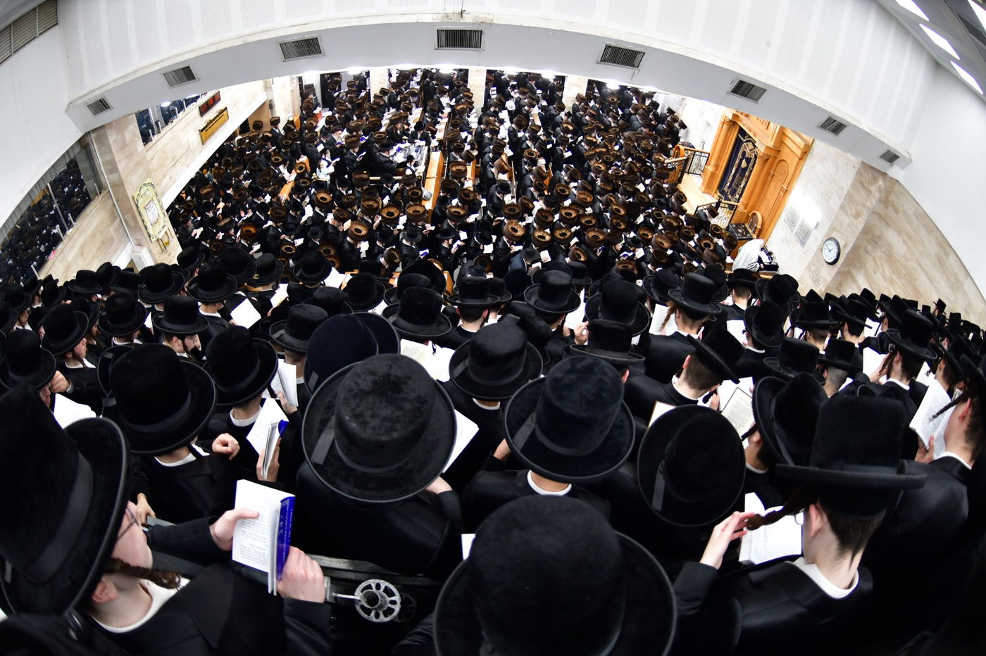 סליחות ראשונות בחצה"ק סערט ויז'ניץ