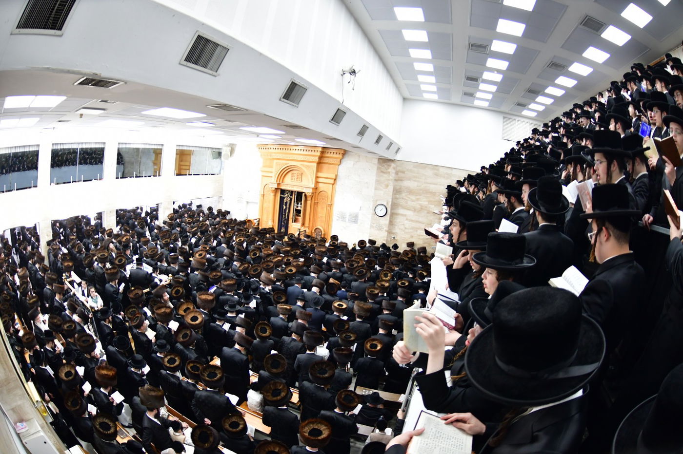 סליחות ראשונות בחצה"ק סערט ויז'ניץ