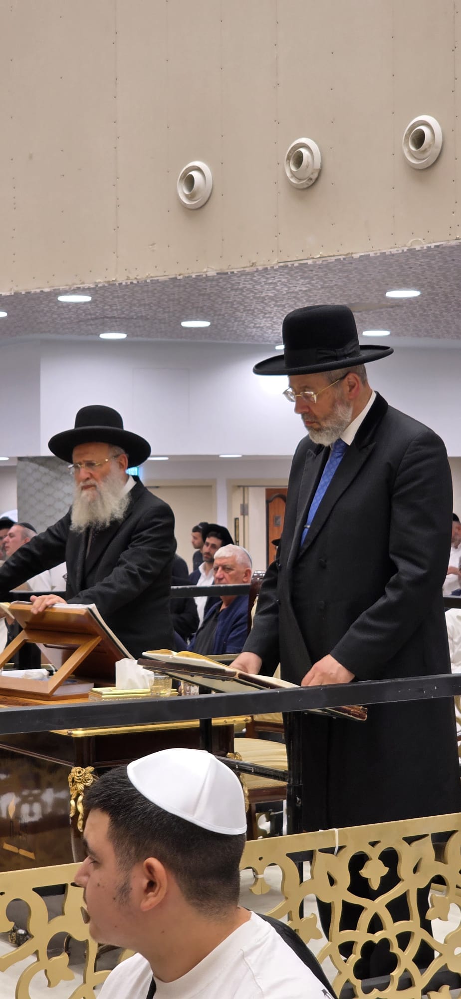 הגר"ד לאו בסליחות אצל הגר"ר אלבז 