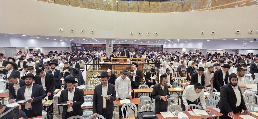 הגר"ד לאו בסליחות אצל הגר"ר אלבז