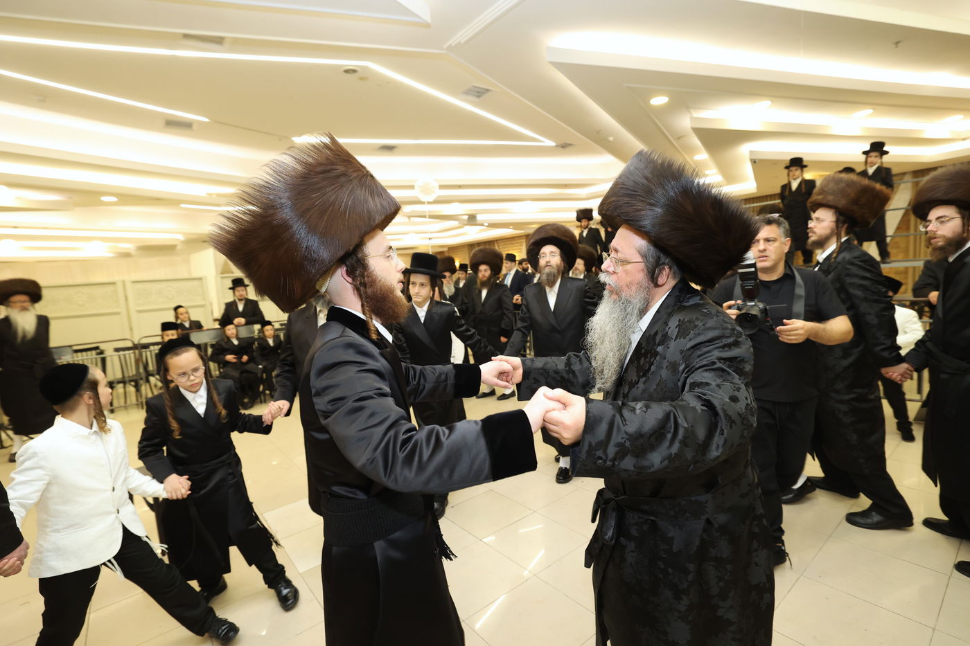 שמחת בית ביאלא בית שמש - גאב"ד לונדון