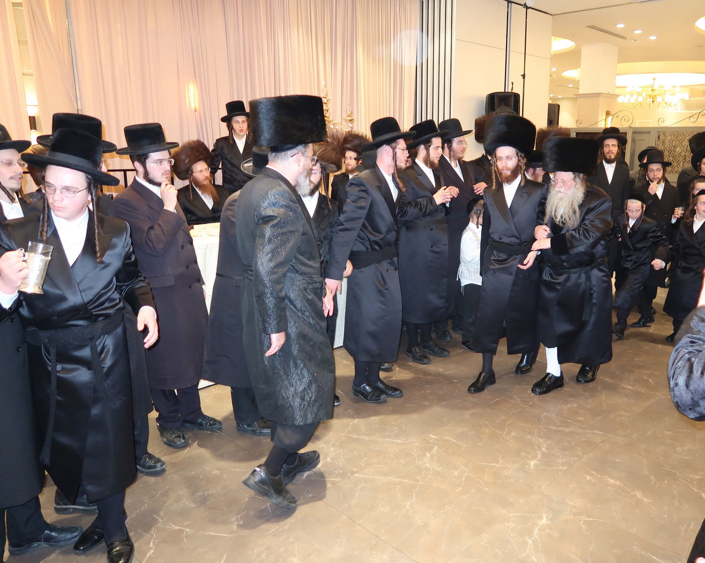 שמחת בית קוזמיר - קאמרנא ארזי הבירה - אמשינוב ארה"ב - זווהעיל 