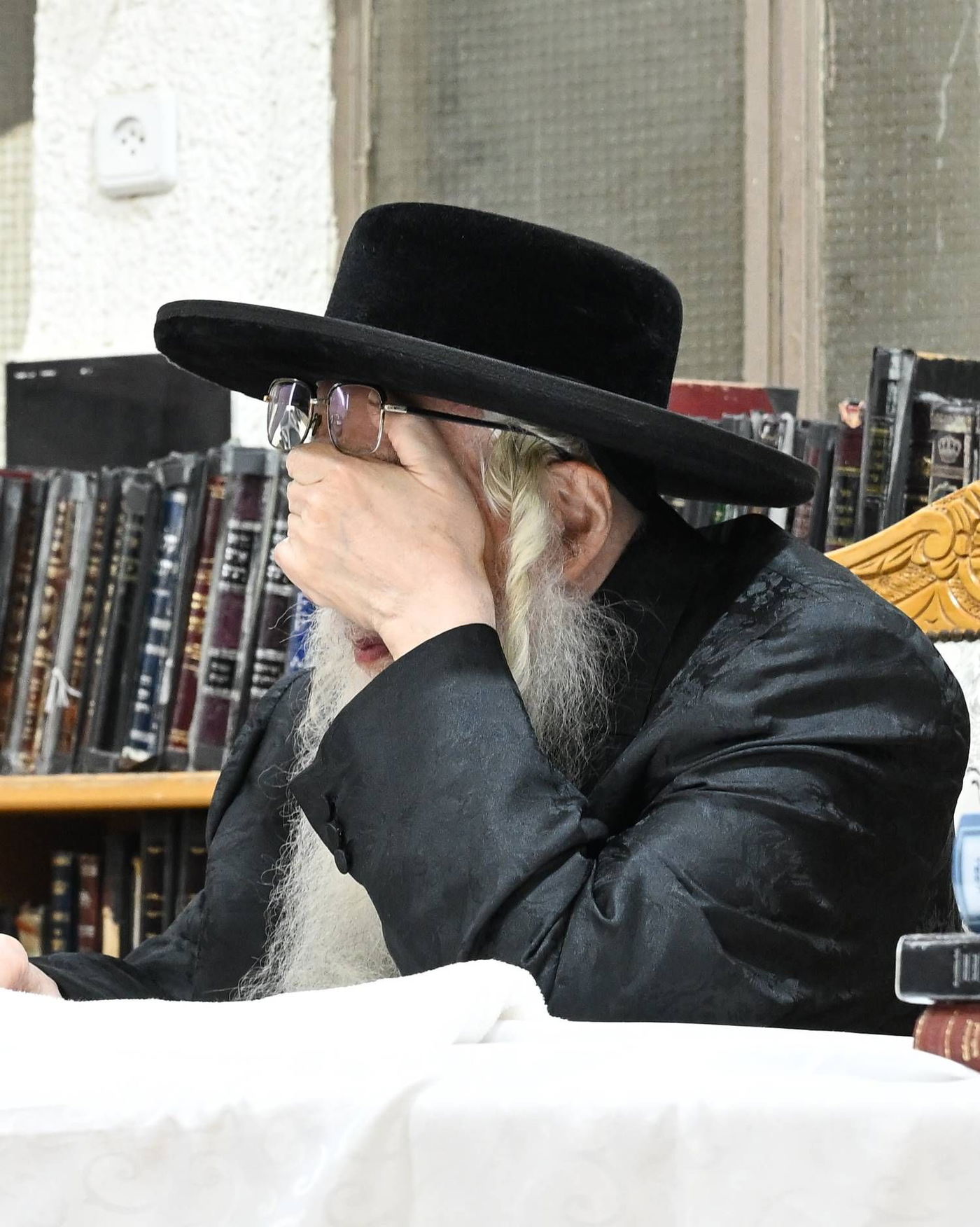 האדמו"ר מצאנז בקבלת קהל לקראת ימי הרחמים והסליחות