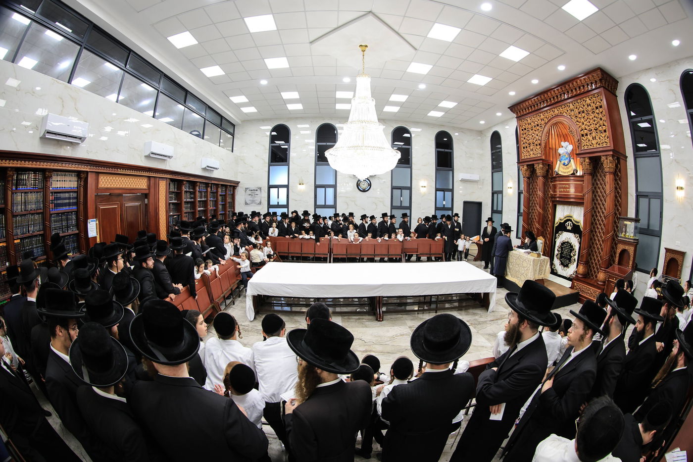 האדמו"ר מצאנז בקבלת קהל לקראת ימי הרחמים והסליחות