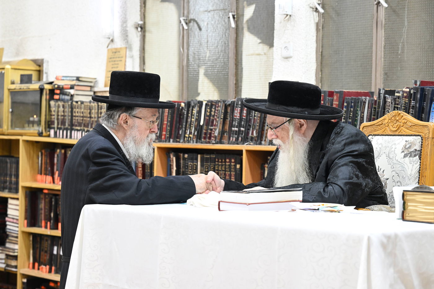 האדמו"ר מצאנז בקבלת קהל לקראת ימי הרחמים והסליחות