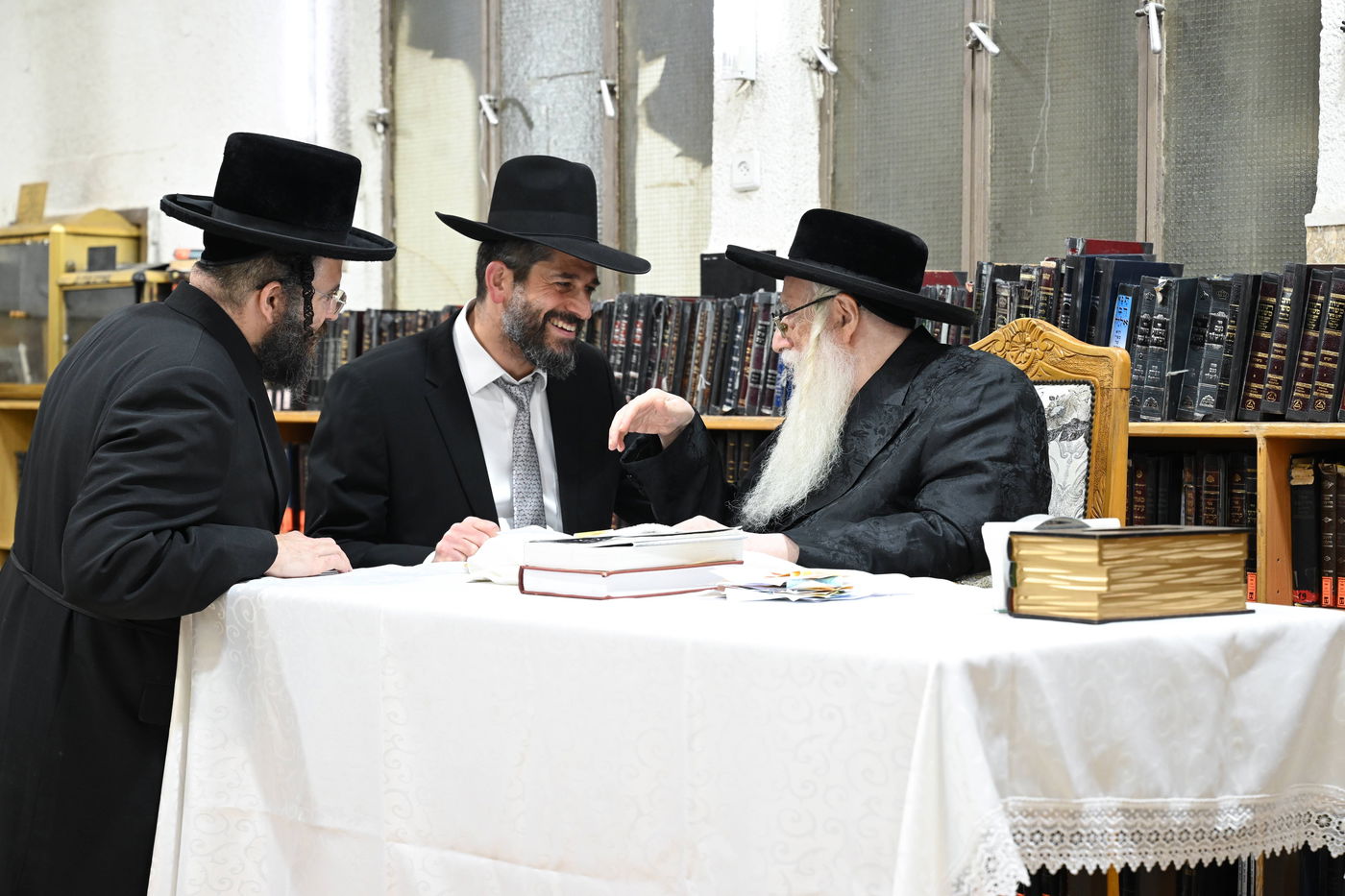 האדמו"ר מצאנז בקבלת קהל לקראת ימי הרחמים והסליחות