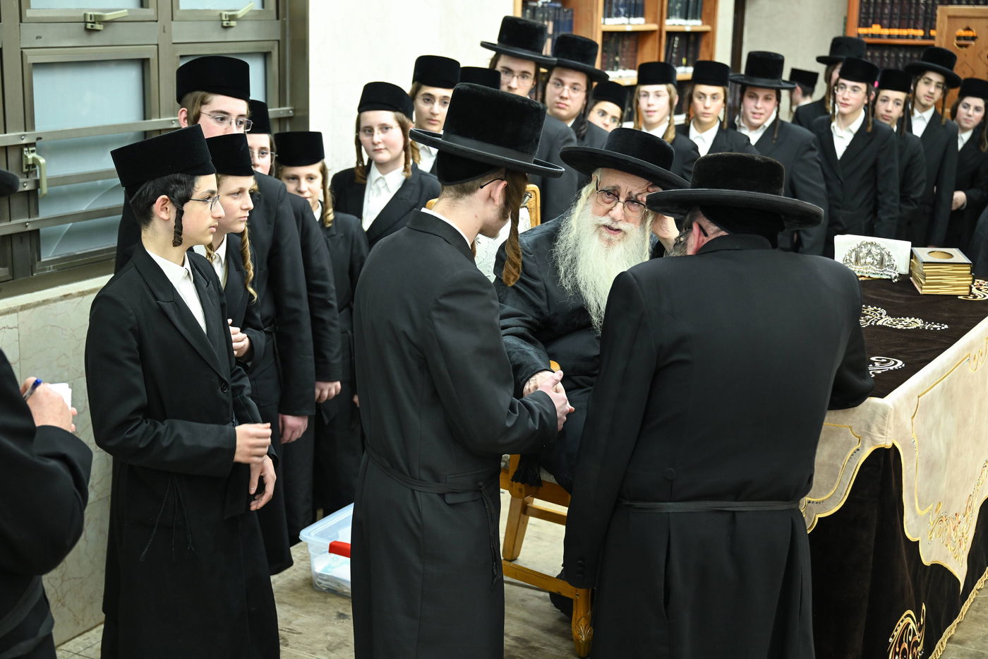 האדמו"ר מצאנז בקבלת קהל לקראת ימי הרחמים והסליחות