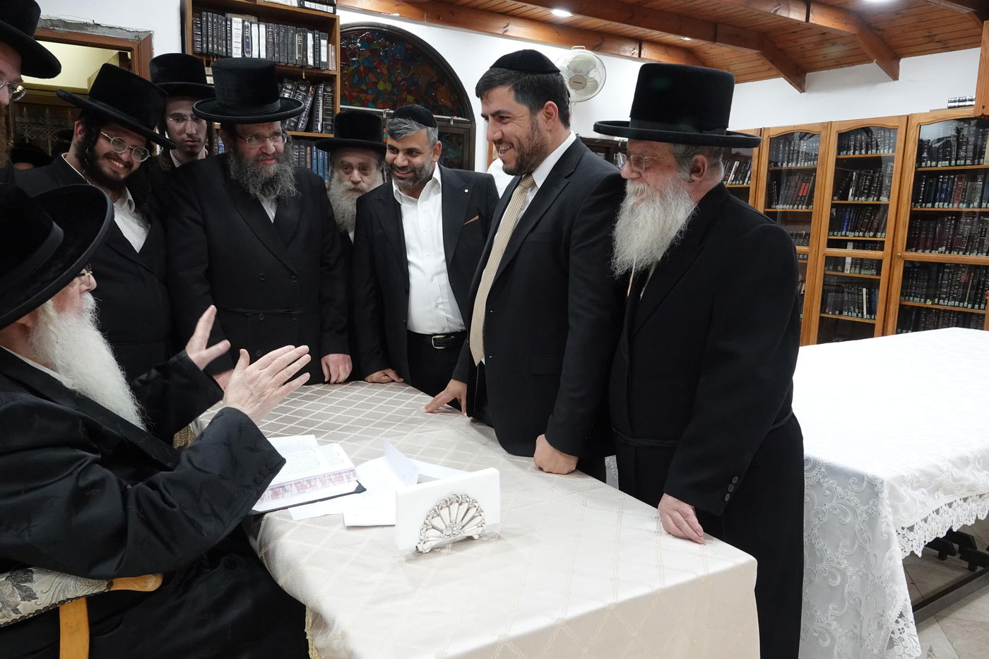 האדמו"ר מצאנז בקבלת קהל לקראת ימי הרחמים והסליחות