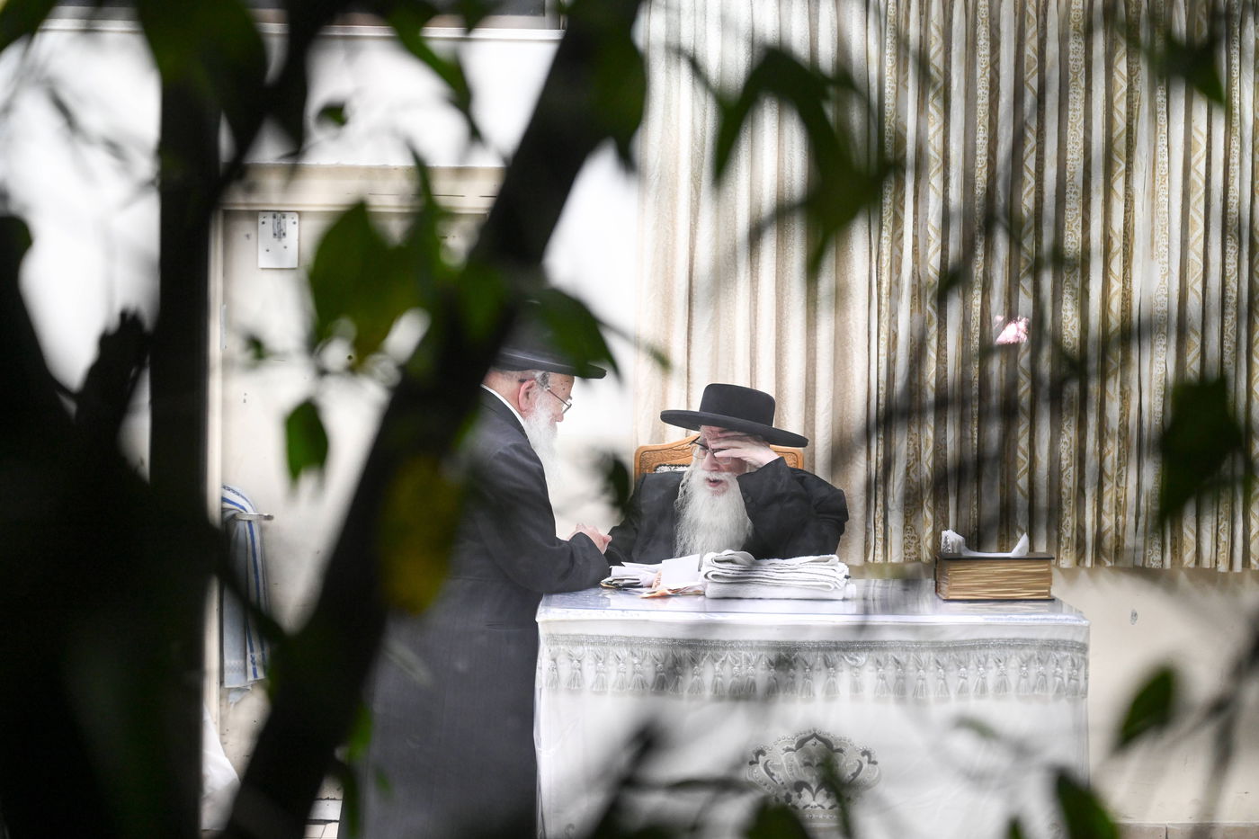 האדמו"ר מצאנז בקבלת קהל לקראת ימי הרחמים והסליחות