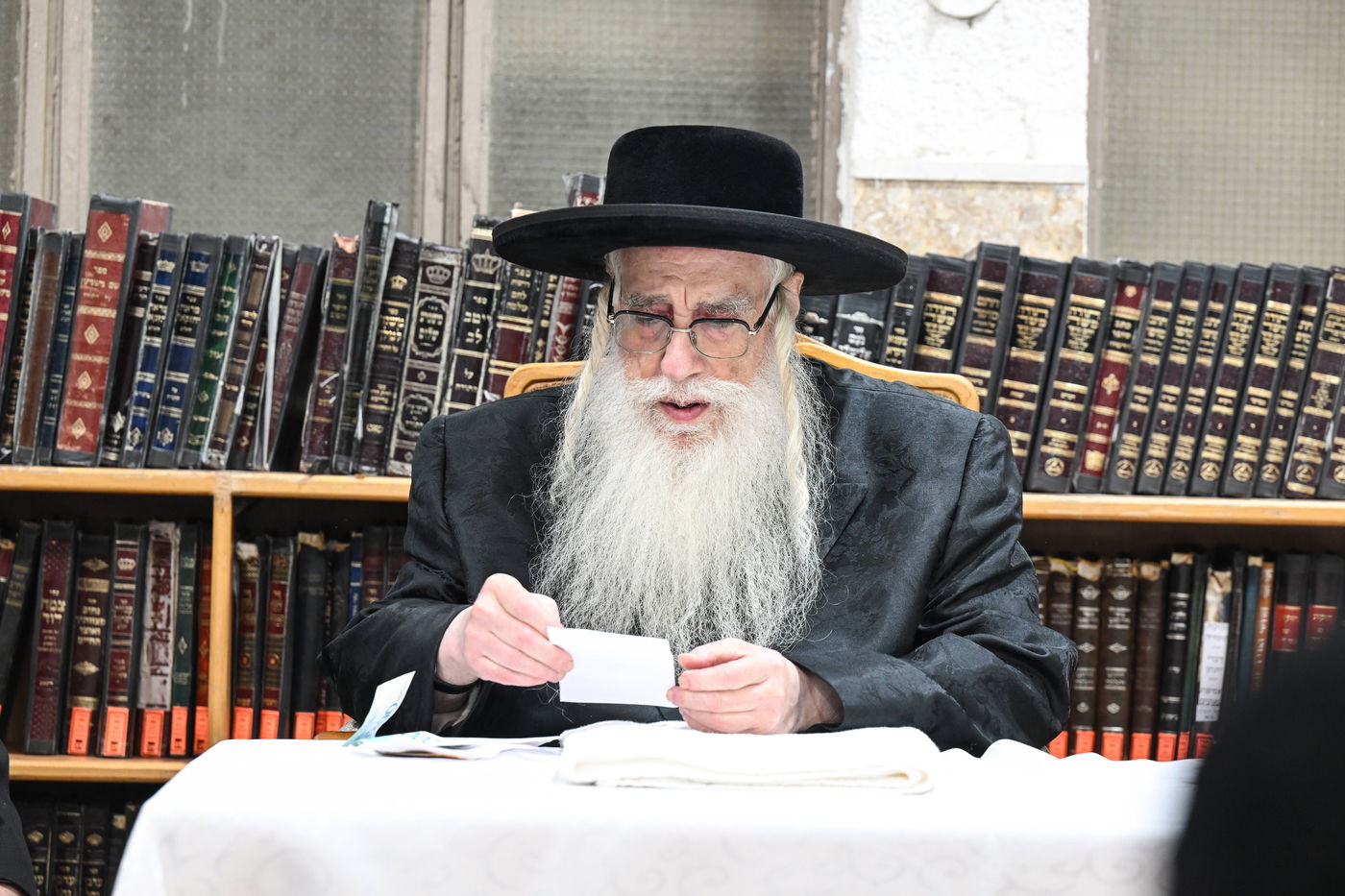 האדמו"ר מצאנז בקבלת קהל לקראת ימי הרחמים והסליחות