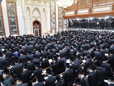 סליחות ראשונות בחצה"ק פאפא