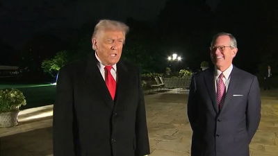 פרסו לו שטיח אדום: טראמפ נחת לביקור ממלכתי שני בבריטניה | תיעוד 