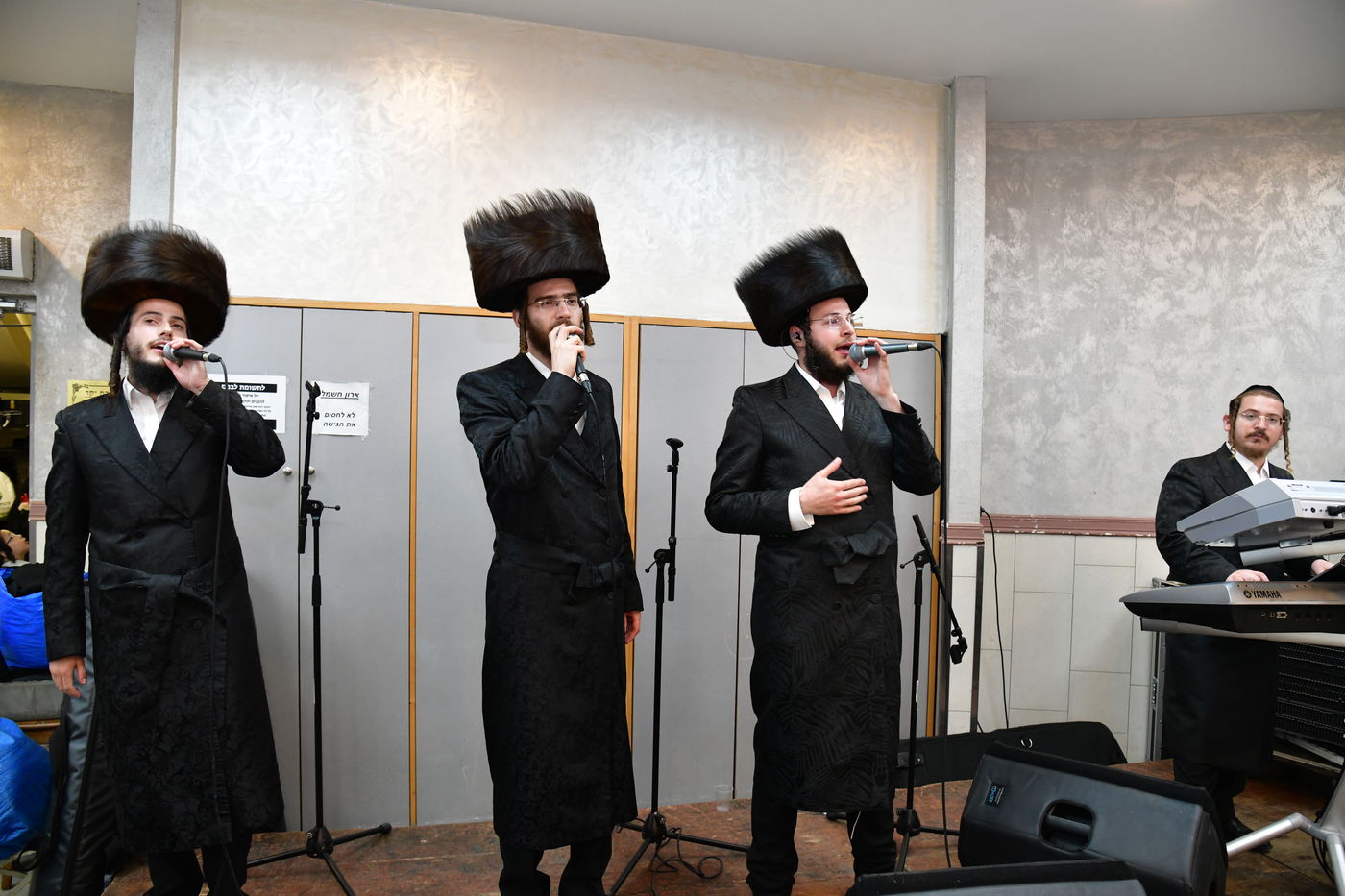 שמחת נישואי בן אב"ד מירון עם נכדת האדמו"ר מלעלוב ניקלשבורג