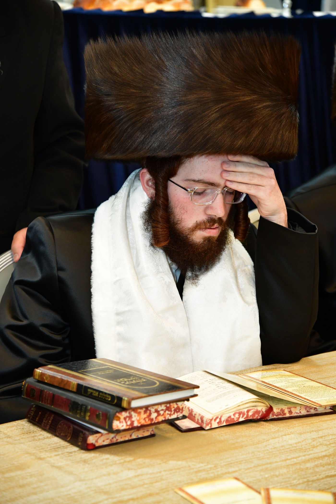 שמחת נישואי בן אב"ד מירון עם נכדת האדמו"ר מלעלוב ניקלשבורג