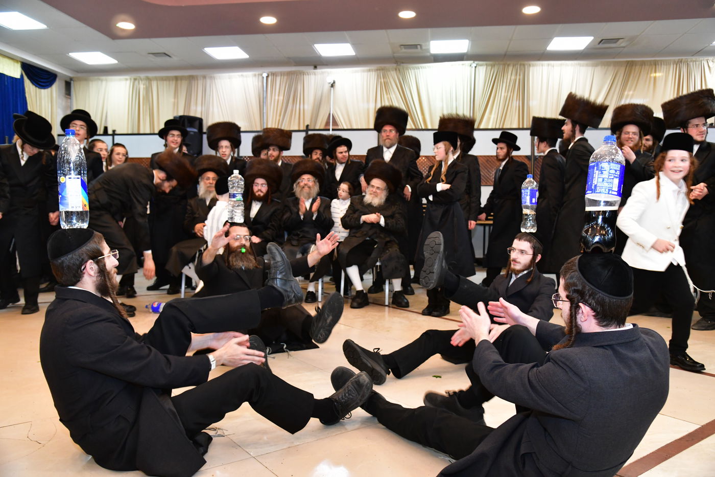 שמחת נישואי בן אב"ד מירון עם נכדת האדמו"ר מלעלוב ניקלשבורג