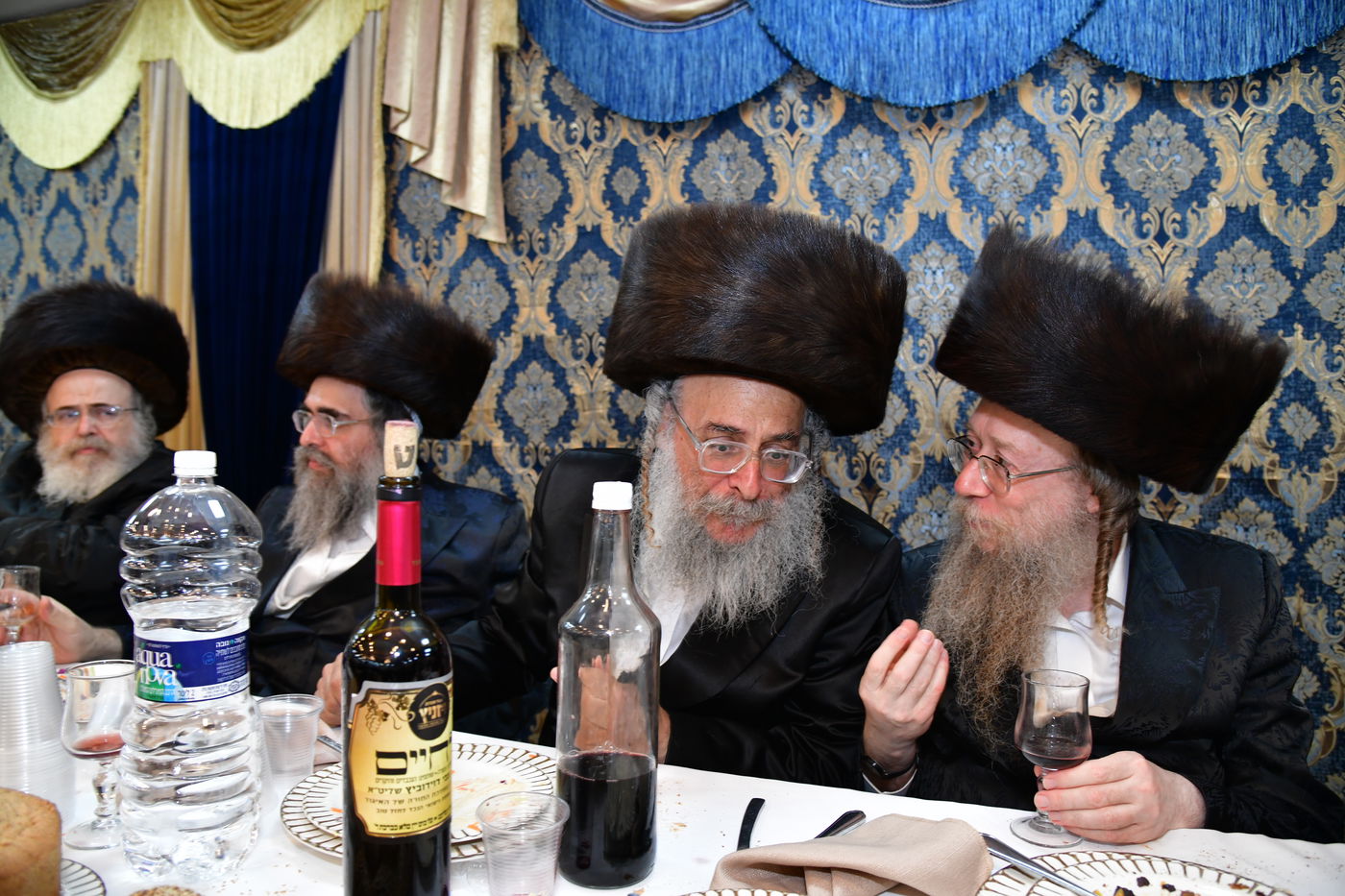 שמחת נישואי בן אב"ד מירון עם נכדת האדמו"ר מלעלוב ניקלשבורג