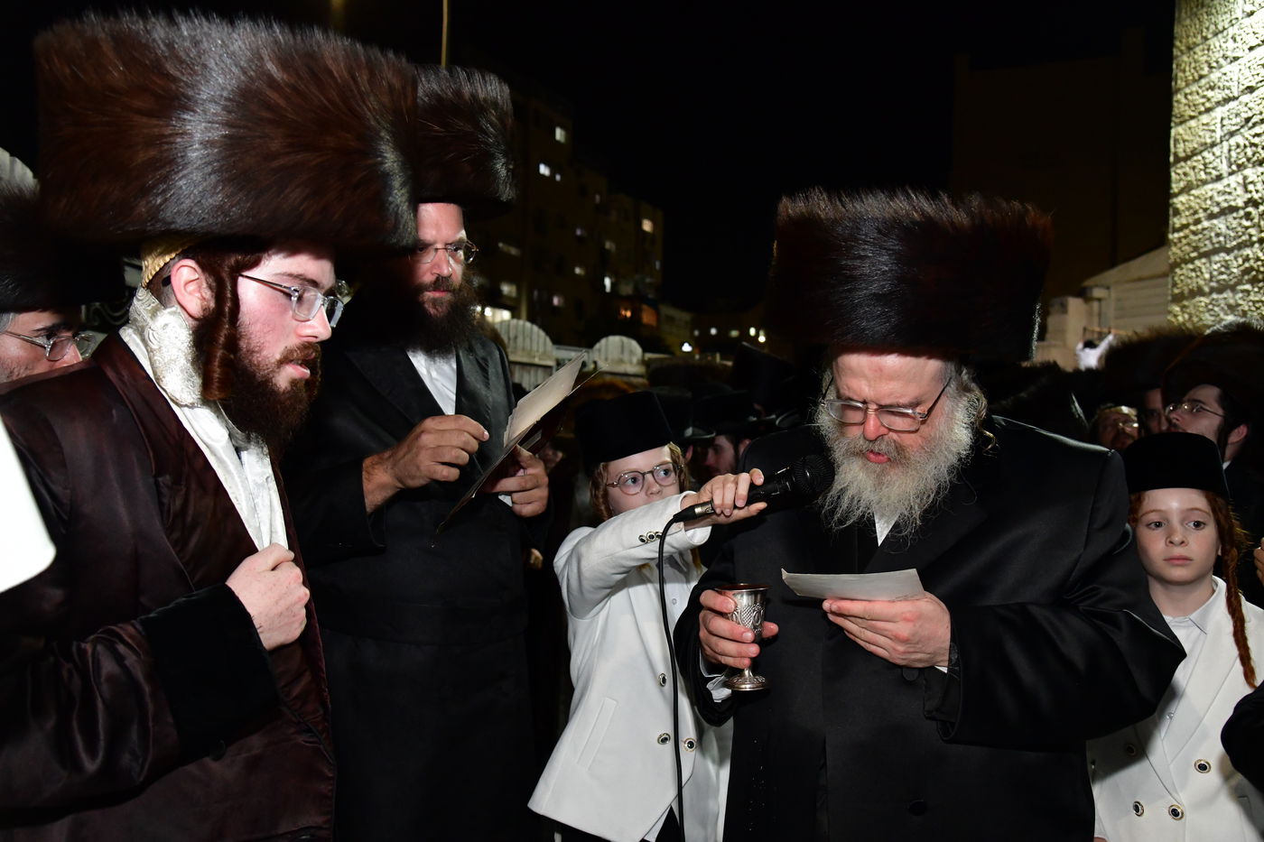 שמחת נישואי בן אב"ד מירון עם נכדת האדמו"ר מלעלוב ניקלשבורג