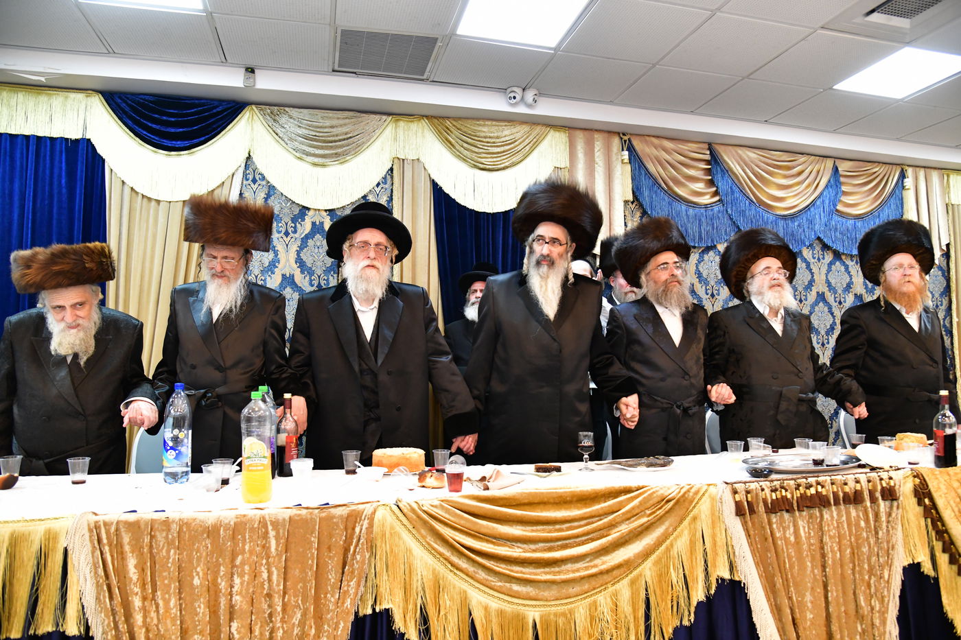 שמחת נישואי בן אב"ד מירון עם נכדת האדמו"ר מלעלוב ניקלשבורג