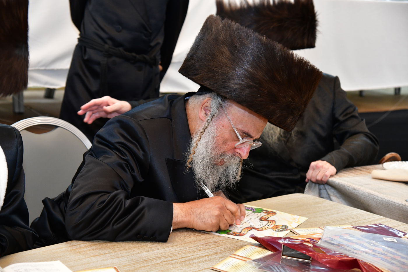 שמחת נישואי בן אב"ד מירון עם נכדת האדמו"ר מלעלוב ניקלשבורג