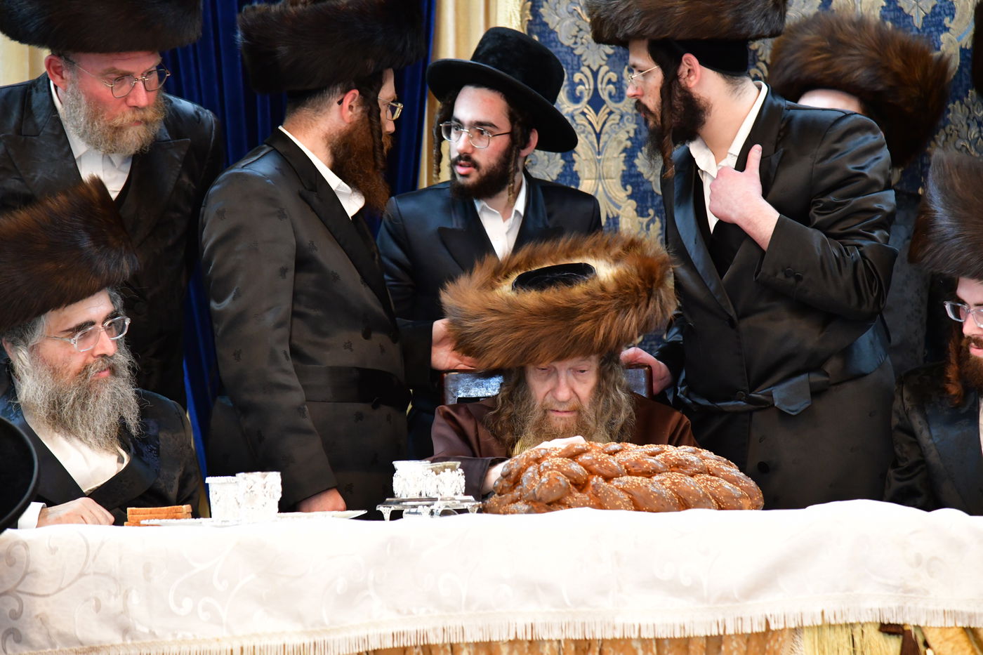 שמחת נישואי בן אב"ד מירון עם נכדת האדמו"ר מלעלוב ניקלשבורג