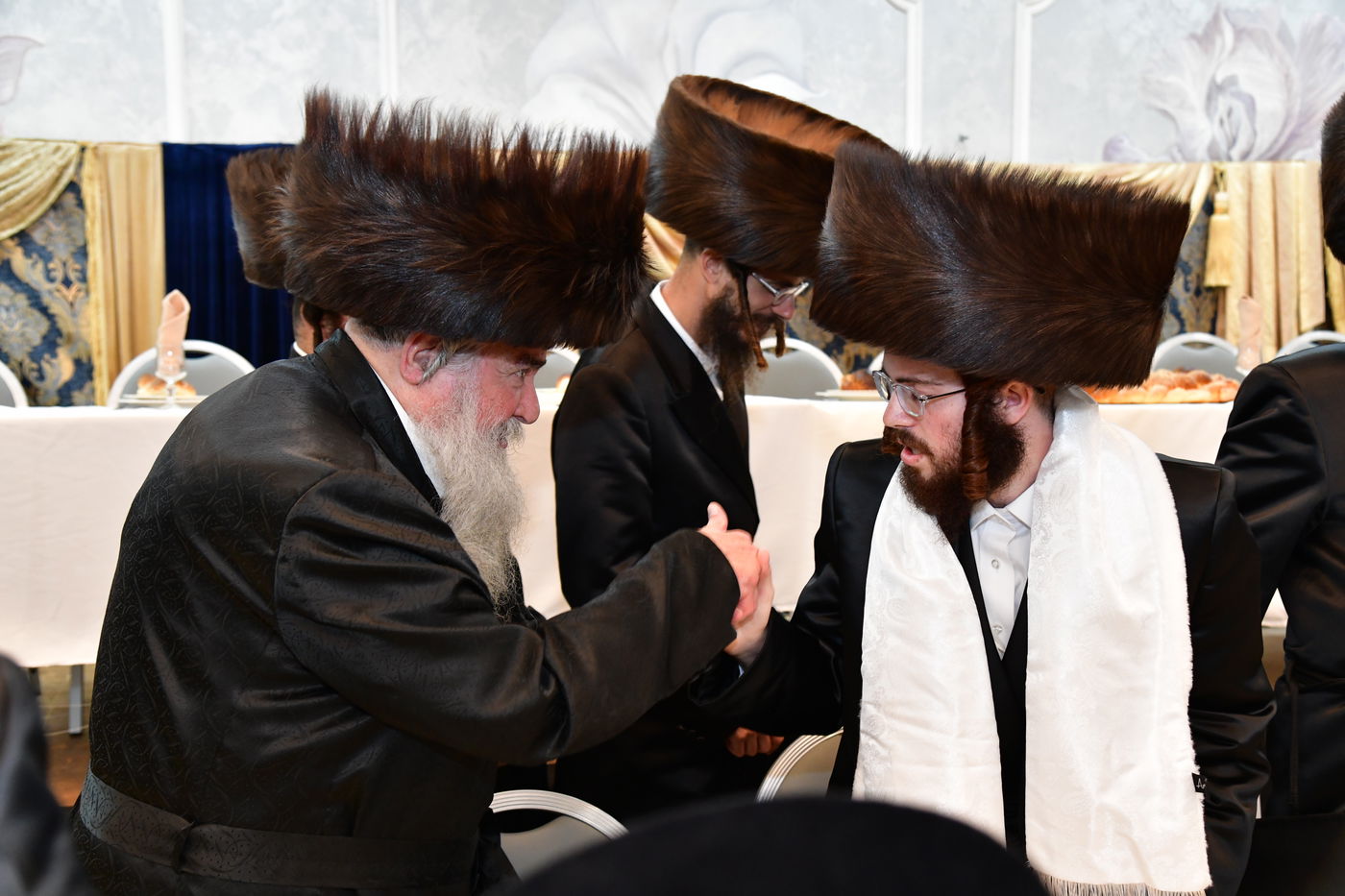 שמחת נישואי בן אב"ד מירון עם נכדת האדמו"ר מלעלוב ניקלשבורג