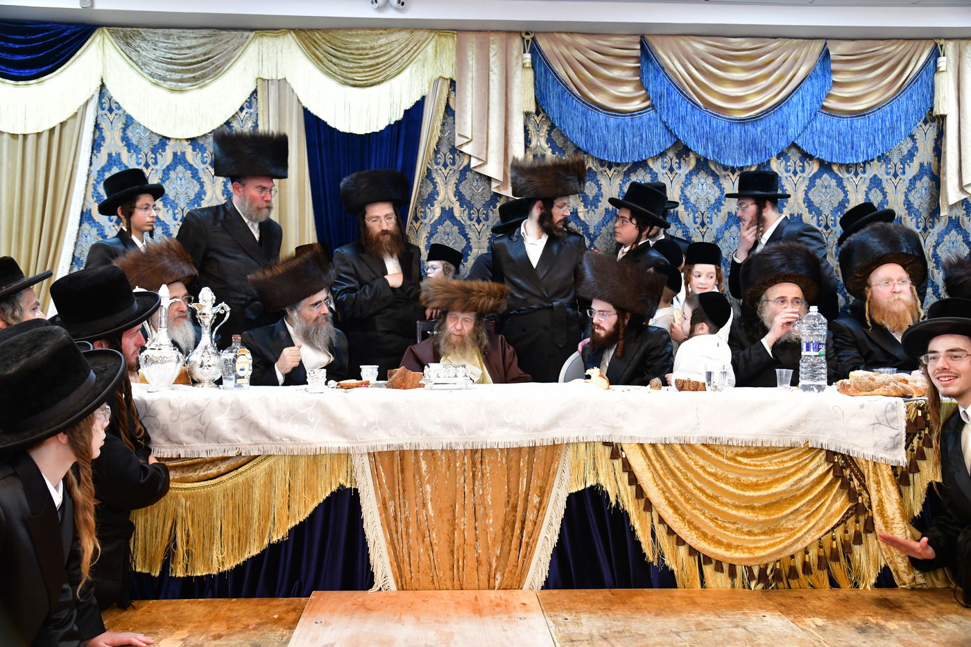 שמחת נישואי בן אב"ד מירון עם נכדת האדמו"ר מלעלוב ניקלשבורג