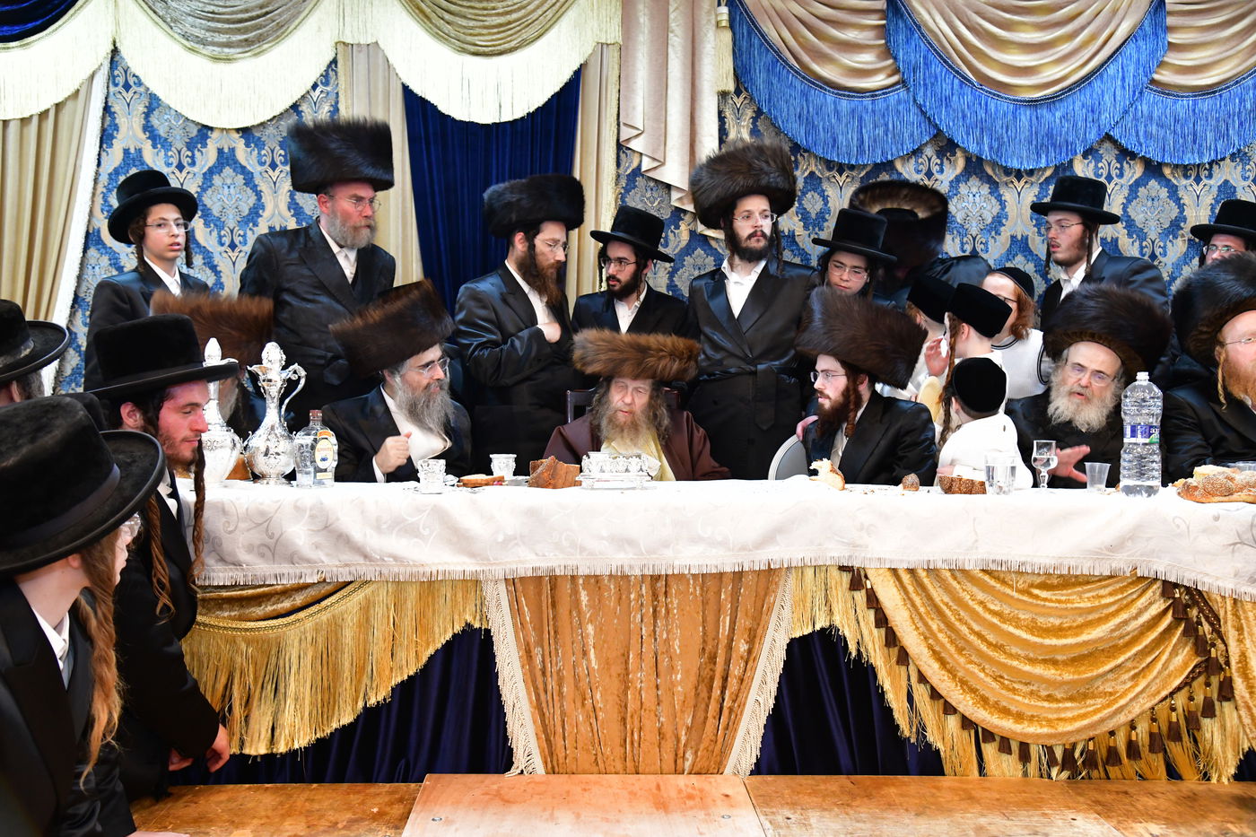 שמחת נישואי בן אב"ד מירון עם נכדת האדמו"ר מלעלוב ניקלשבורג