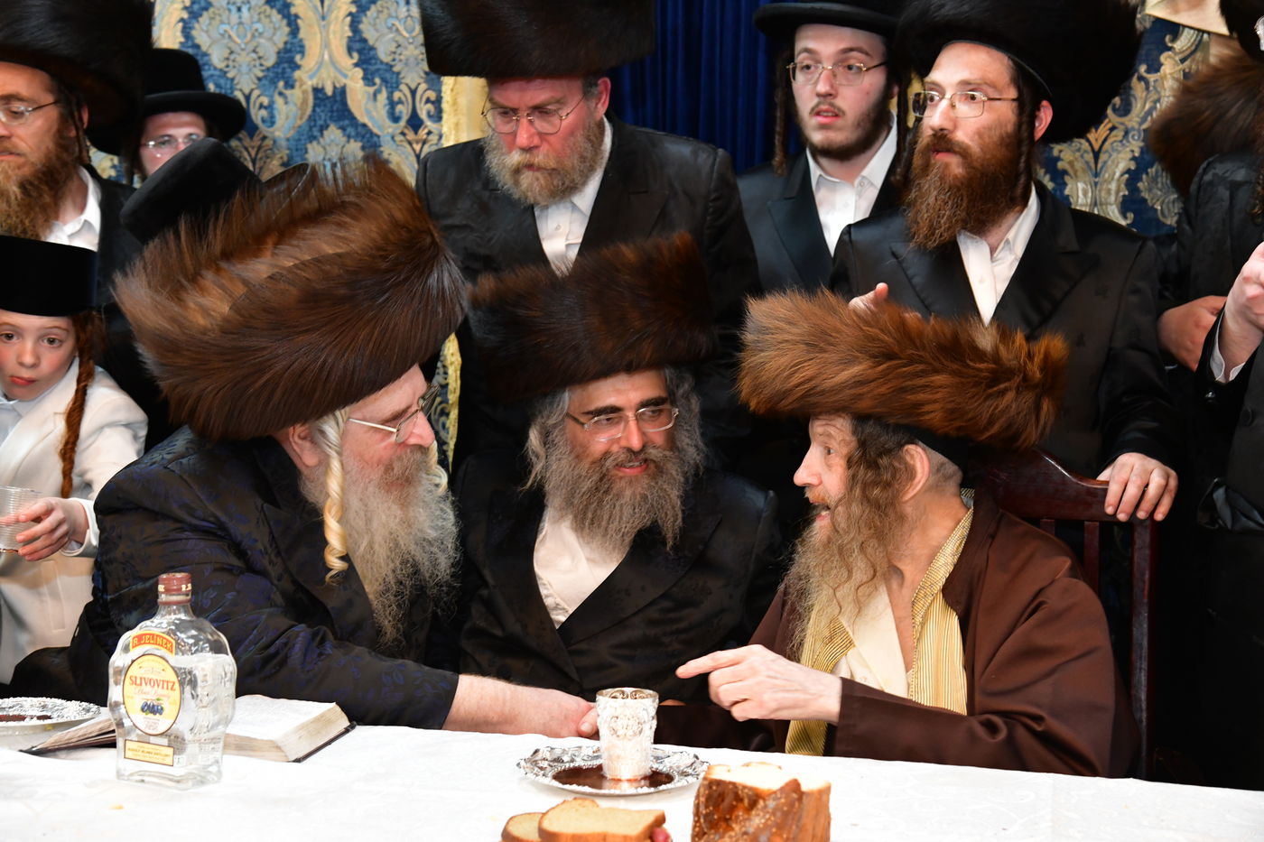 שמחת נישואי בן אב"ד מירון עם נכדת האדמו"ר מלעלוב ניקלשבורג