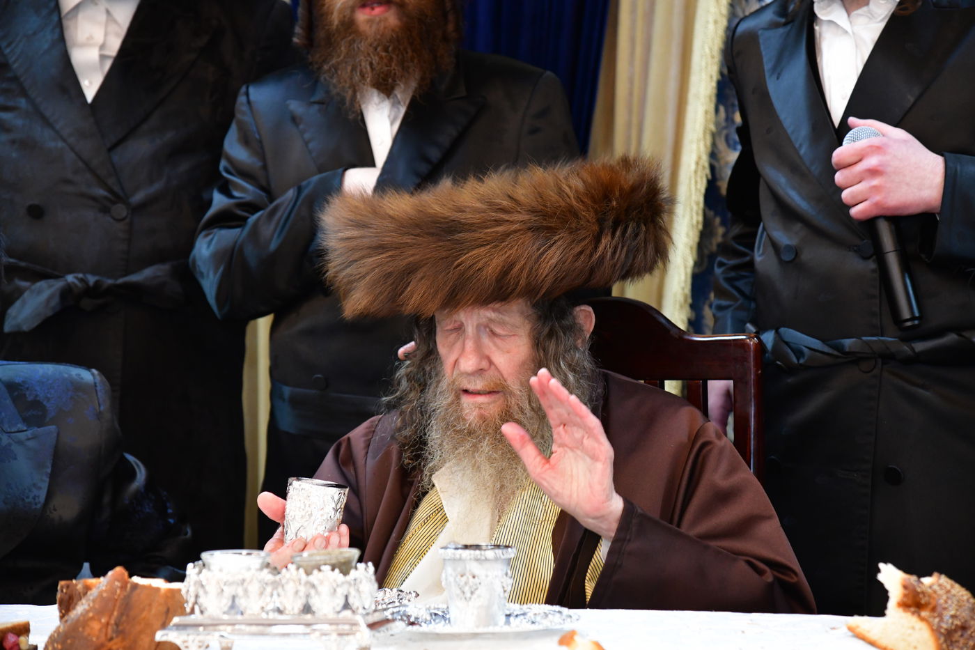 שמחת נישואי בן אב"ד מירון עם נכדת האדמו"ר מלעלוב ניקלשבורג