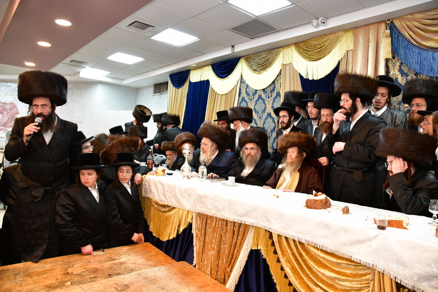 שמחת נישואי בן אב"ד מירון עם נכדת האדמו"ר מלעלוב ניקלשבורג