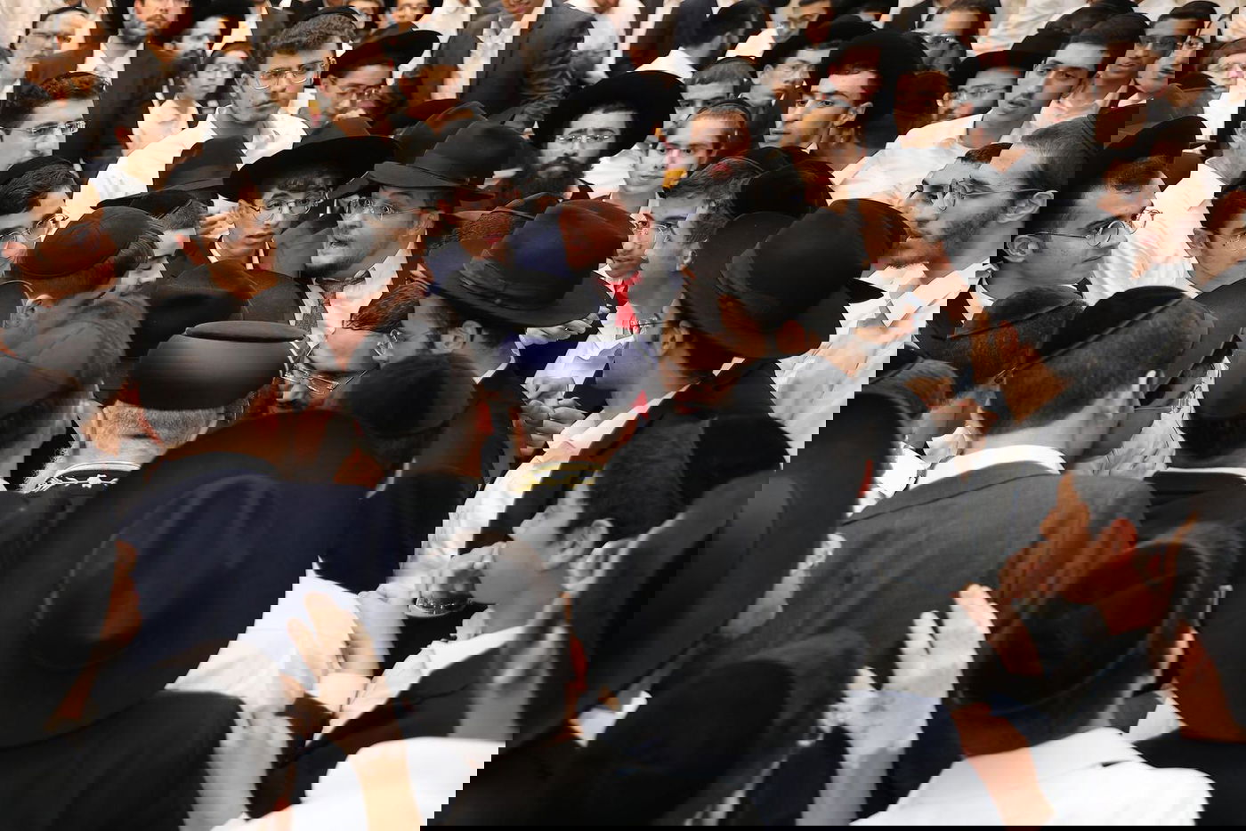 הראשל"צ הגר"י יוסף בחנוכת הבית בהיכל מרן