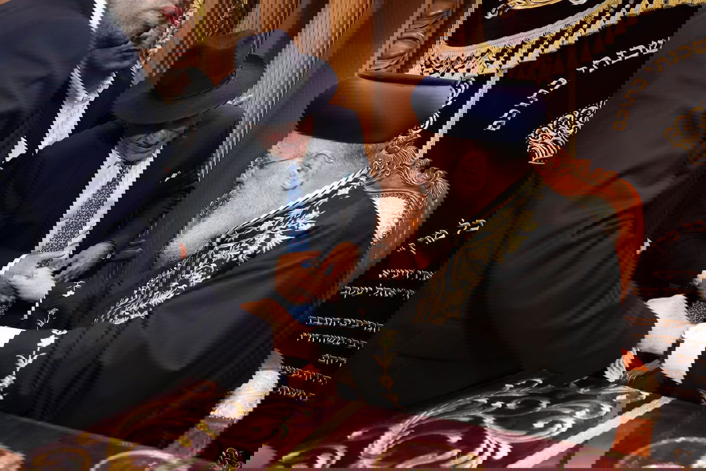 הראשל"צ הגר"י יוסף בחנוכת הבית בהיכל מרן