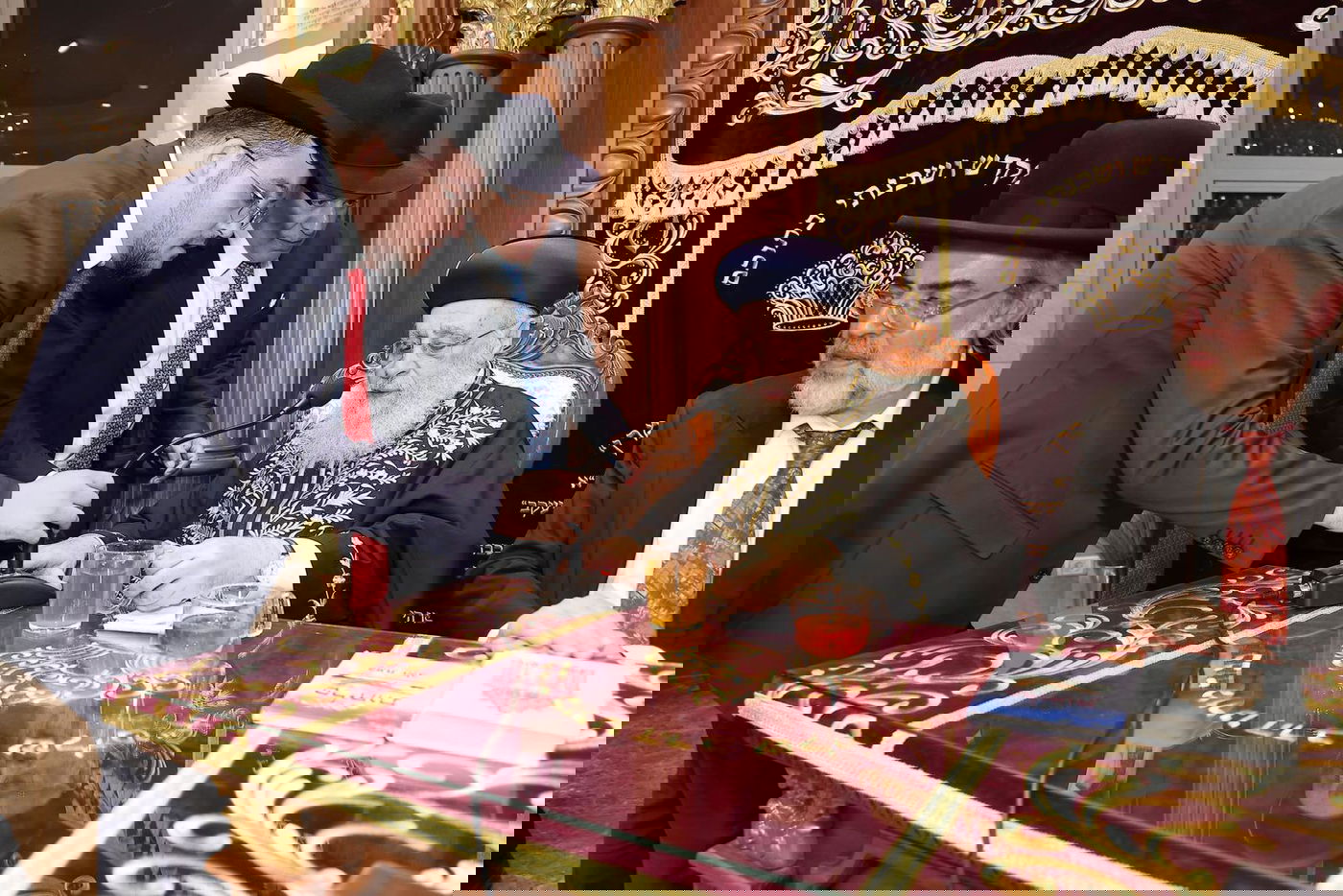 הראשל"צ הגר"י יוסף בחנוכת הבית בהיכל מרן