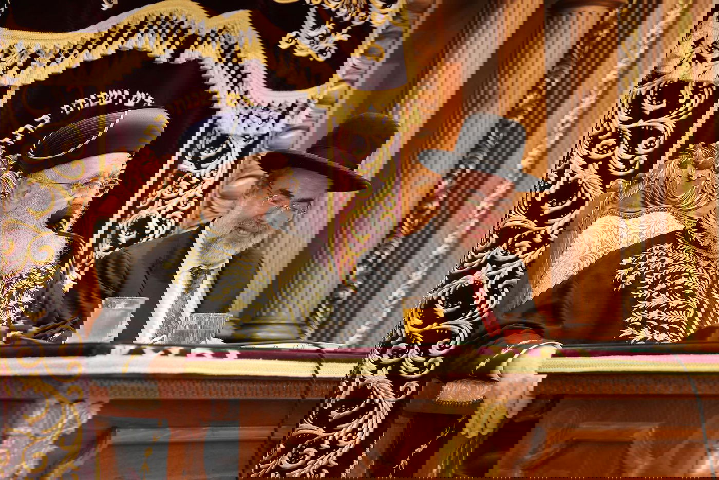 הראשל"צ הגר"י יוסף בחנוכת הבית בהיכל מרן